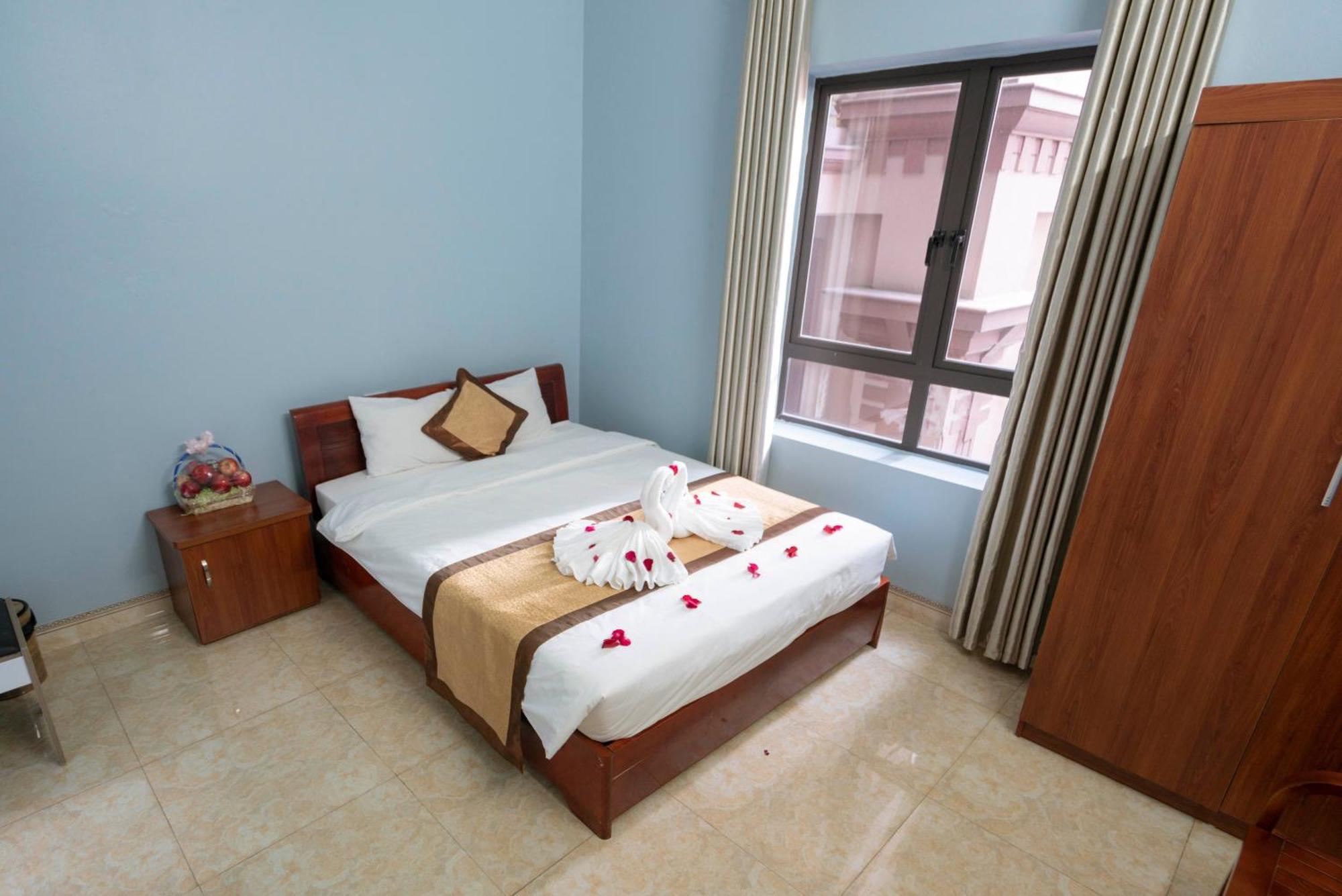 Ha Long Fancy Hostel With Vegetarian And Vegan Restaurant Exterior photo