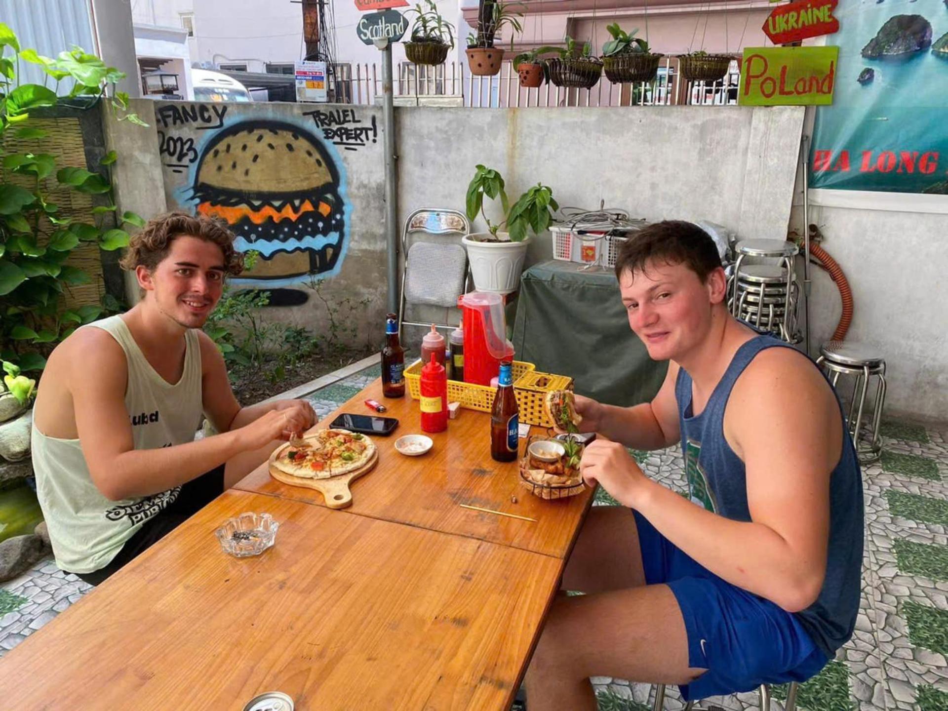 Ha Long Fancy Hostel With Vegetarian And Vegan Restaurant Exterior photo